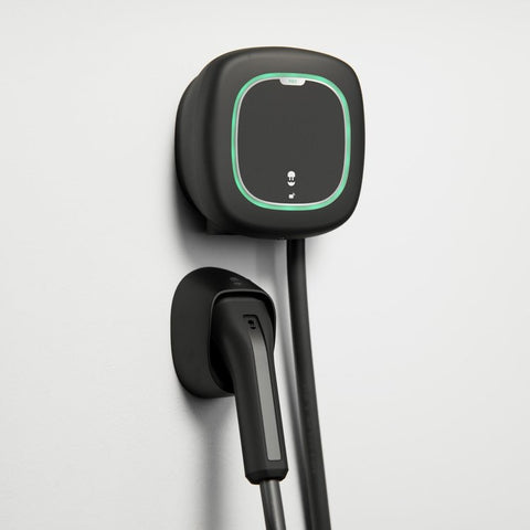 Wallbox Pulsar Pro met vaste kabel en kabelhouder
